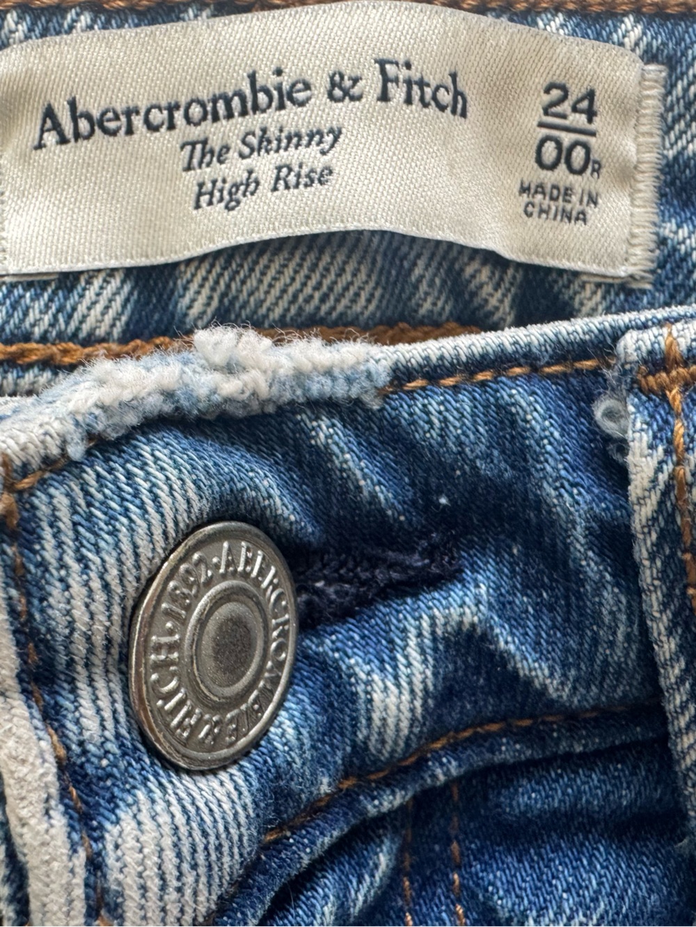 Abercrombie & Fitch Vintage Light Wash Straight Leg Jeans - Picture 5 of 9